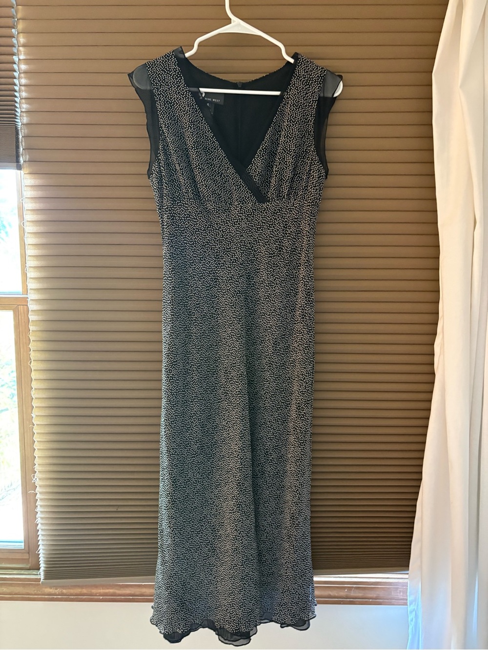 Nine West Black and White Sleeveless V-Neck Maxi Dress